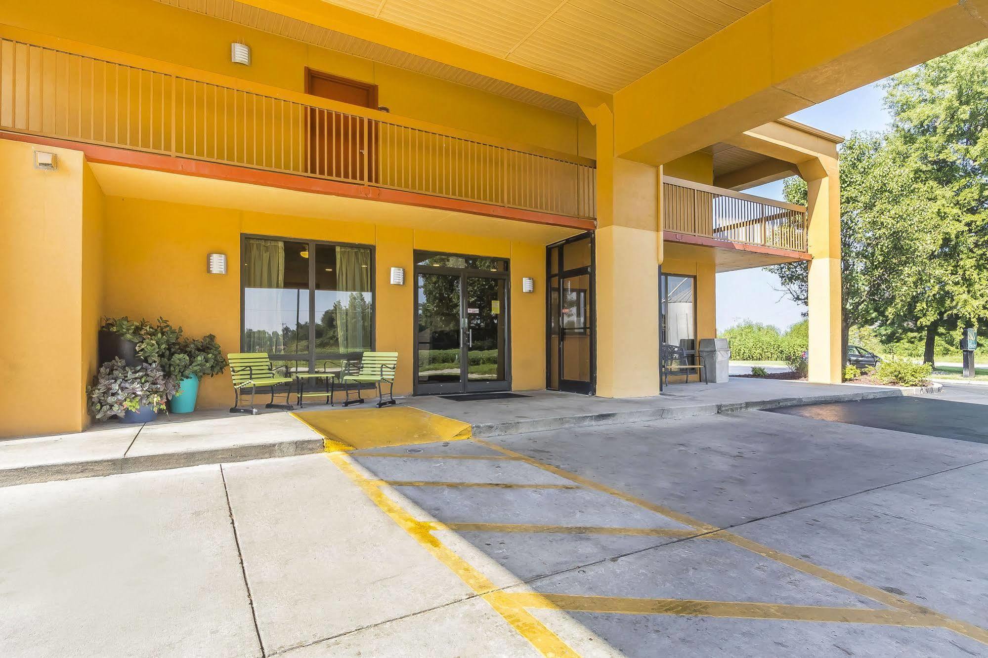 Quality Inn Charleston - Sikeston Exterior foto